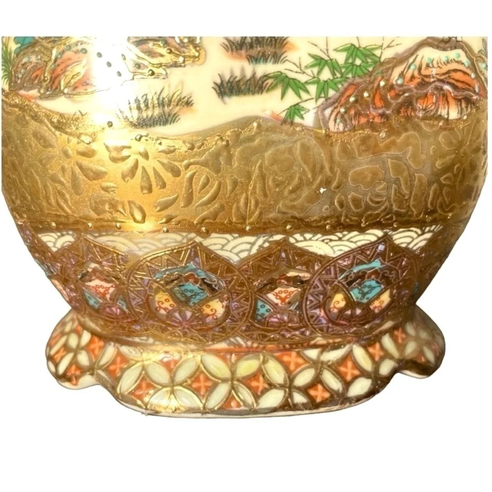 Vintage Satsuma Hand Painted Gold
Gilded Vase. Geisha ladies on both sides. - Picture 5 of 15